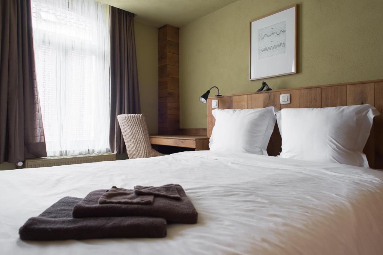 Poeziehotel Surplace - 15 Min Van Pairi Daiza & Industriezone Ghislenghien Bever Exterior photo